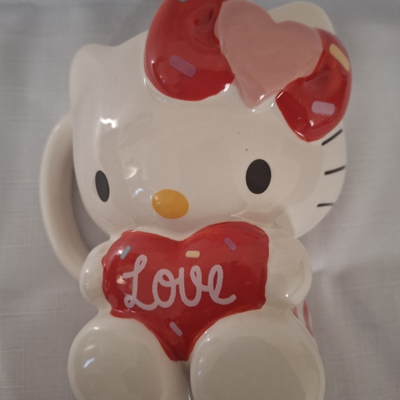 Hello Kitty Red and White Ceramic Mug - Picture 1 of 3